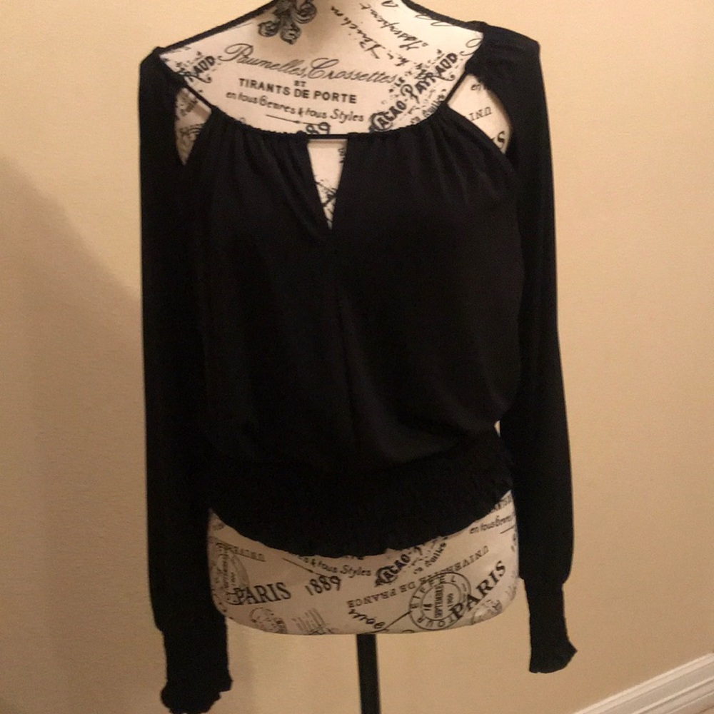 Cute sexy Guess blouse